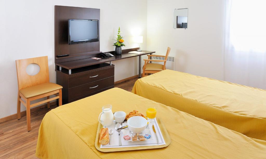 Sejours & Affaires Caen Le Clos Beaumois Exterior photo