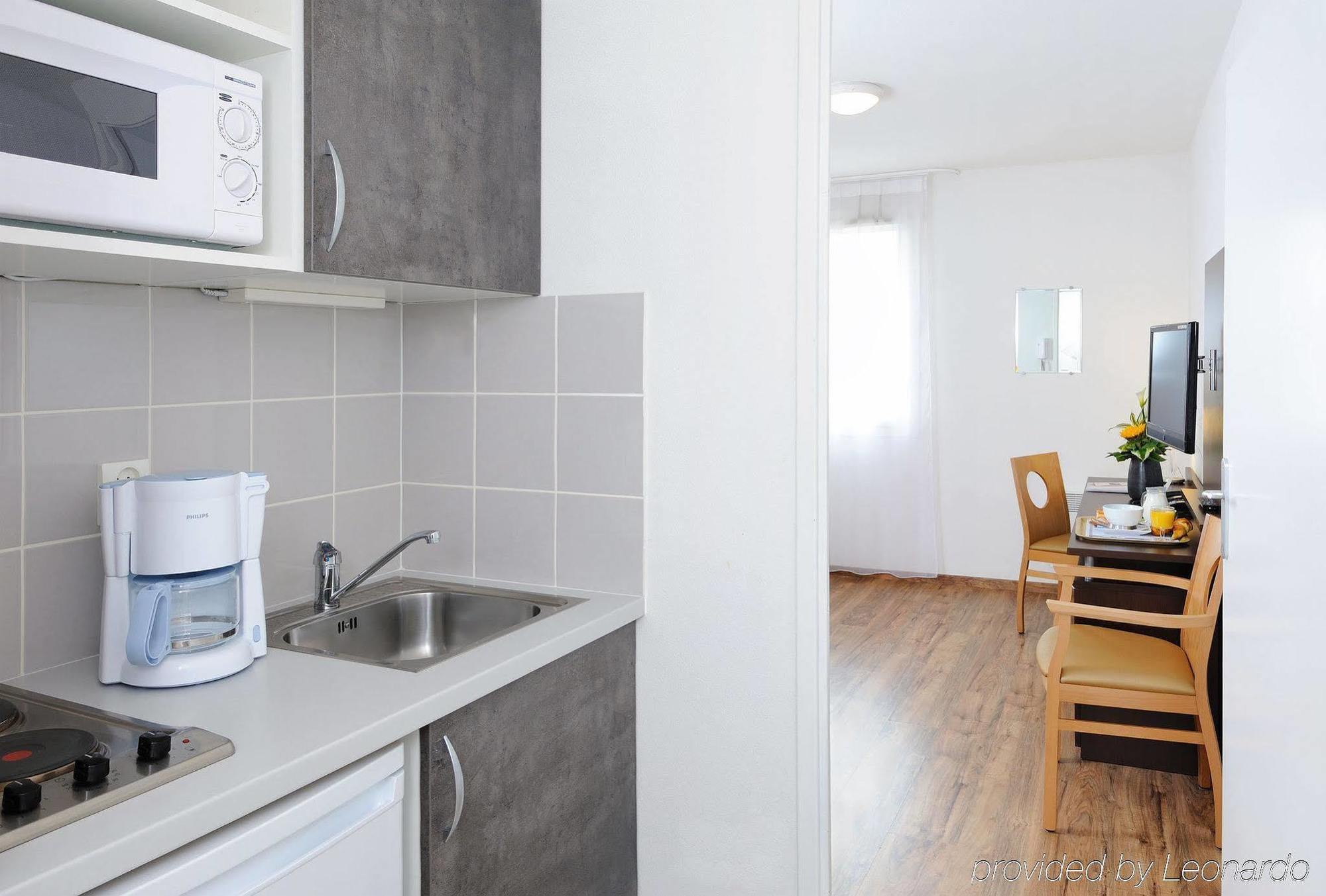 Sejours & Affaires Caen Le Clos Beaumois Room photo