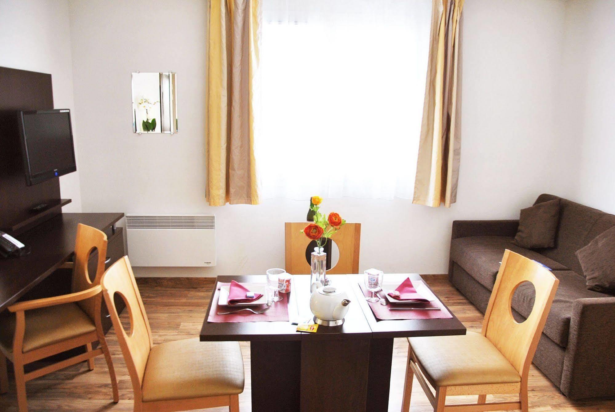 Sejours & Affaires Caen Le Clos Beaumois Exterior photo