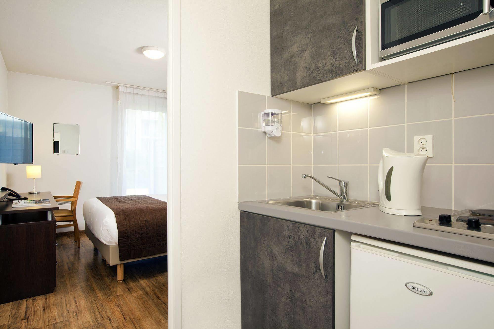 Sejours & Affaires Caen Le Clos Beaumois Exterior photo