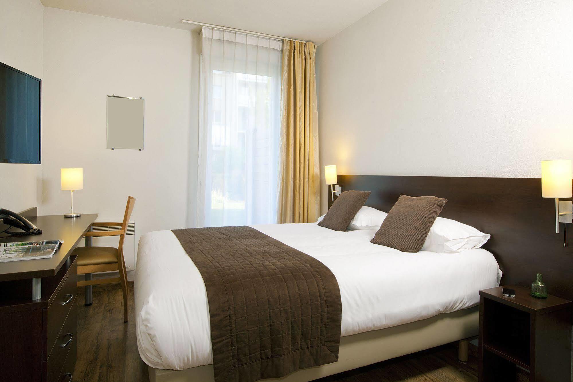 Sejours & Affaires Caen Le Clos Beaumois Exterior photo