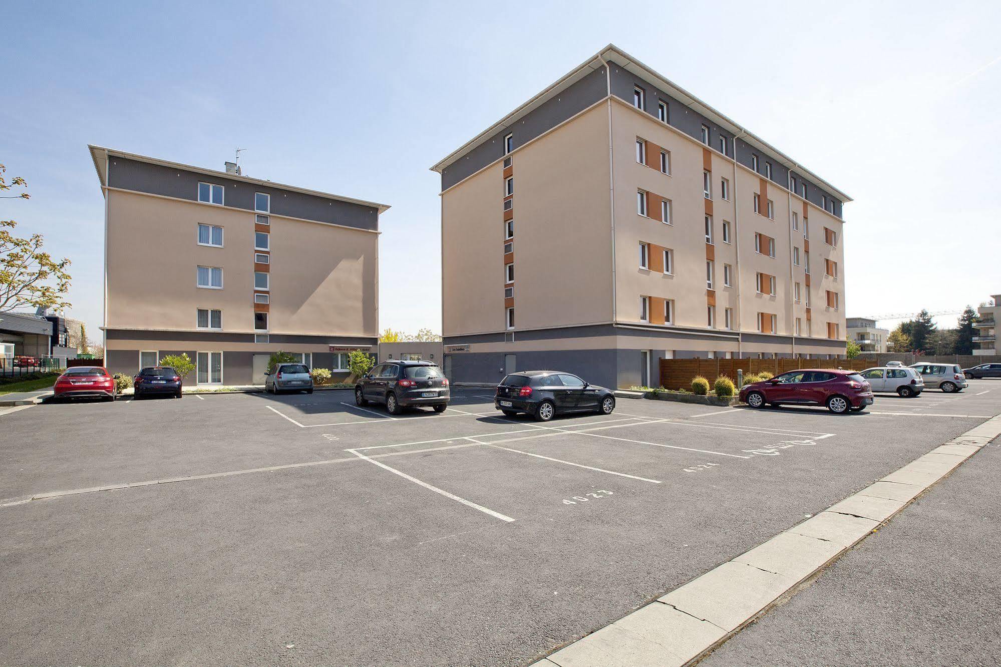 Sejours & Affaires Caen Le Clos Beaumois Exterior photo