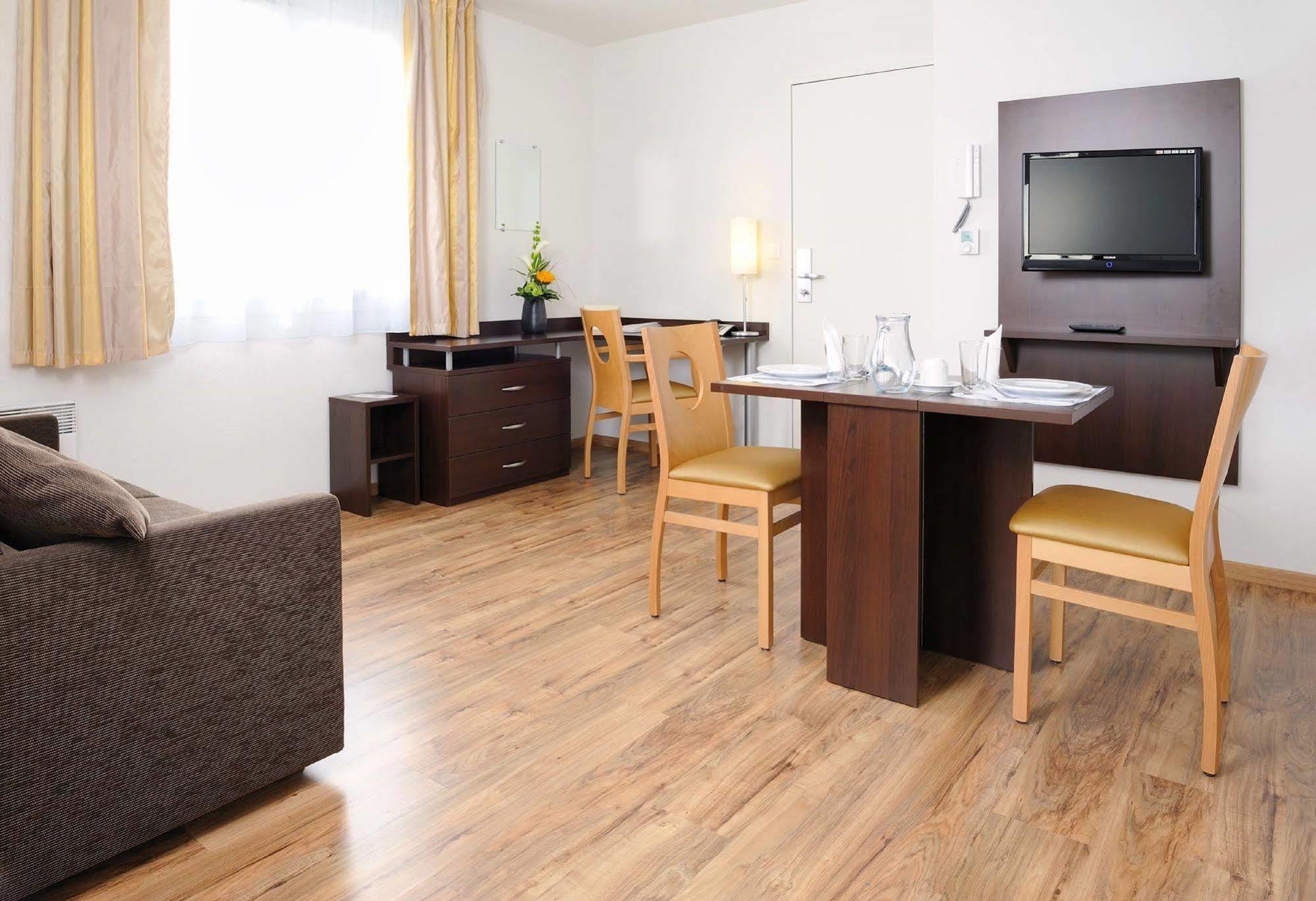 Sejours & Affaires Caen Le Clos Beaumois Exterior photo
