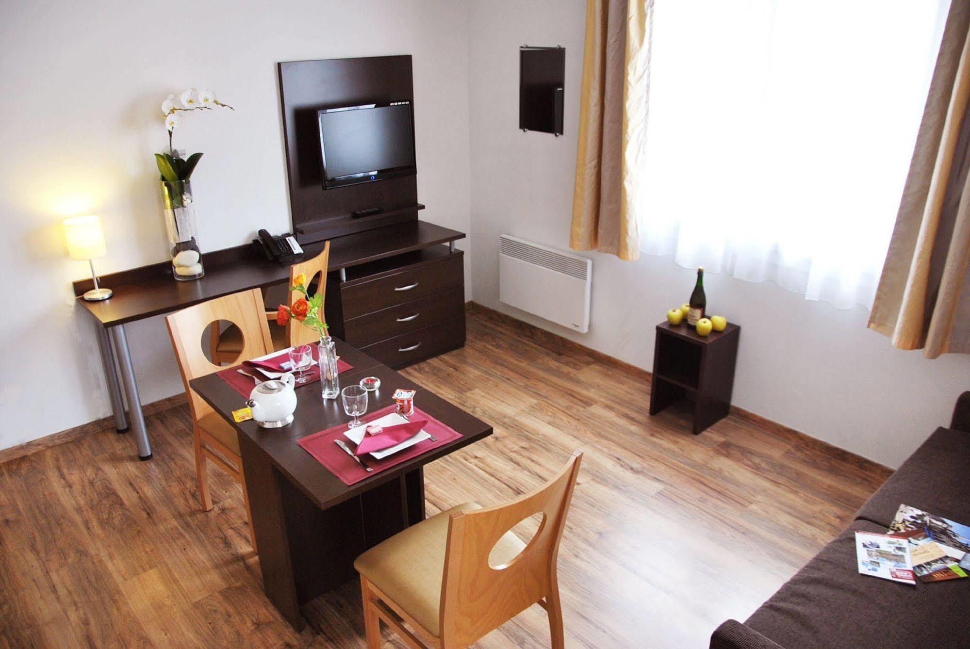 Sejours & Affaires Caen Le Clos Beaumois Exterior photo