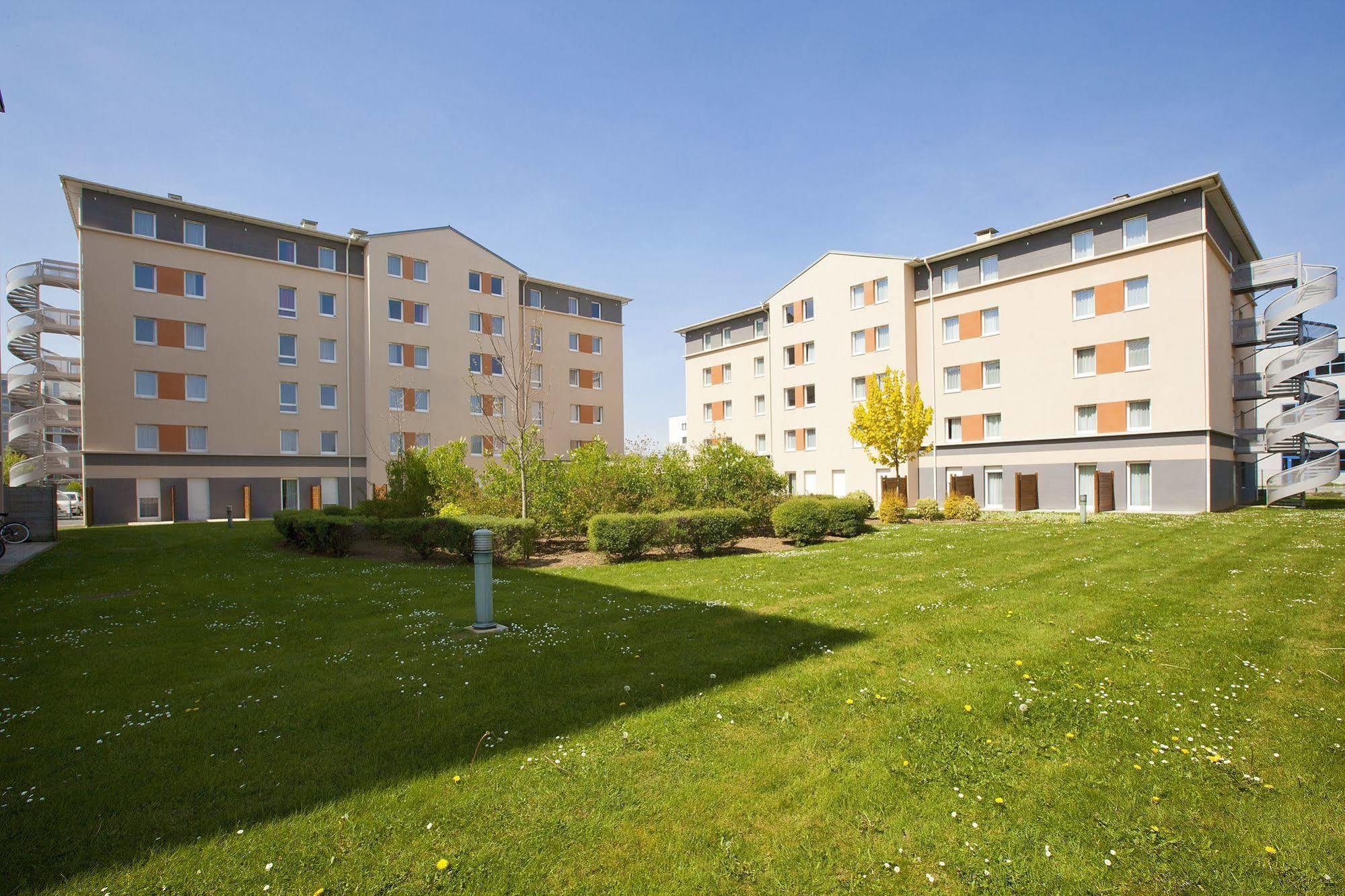 Sejours & Affaires Caen Le Clos Beaumois Exterior photo