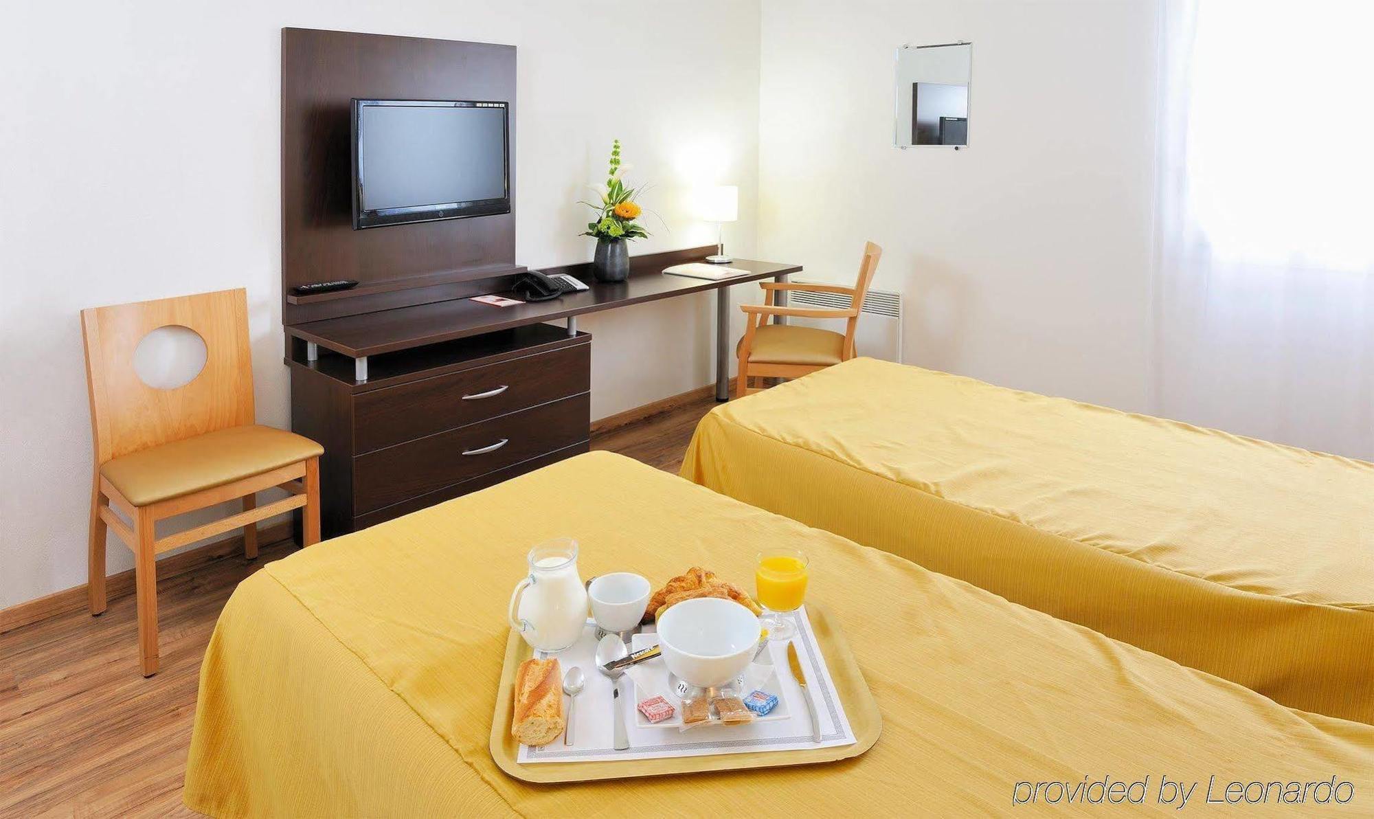 Sejours & Affaires Caen Le Clos Beaumois Room photo