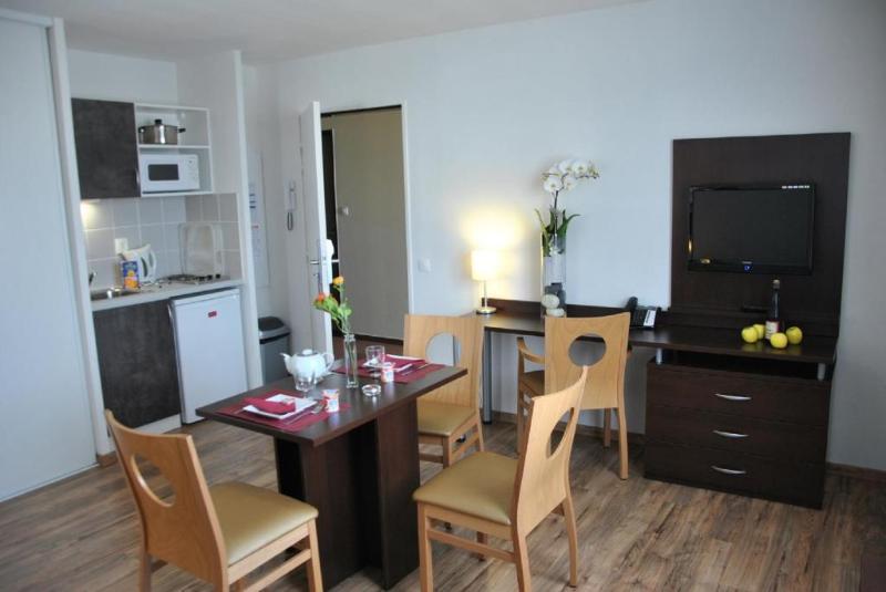 Sejours & Affaires Caen Le Clos Beaumois Exterior photo